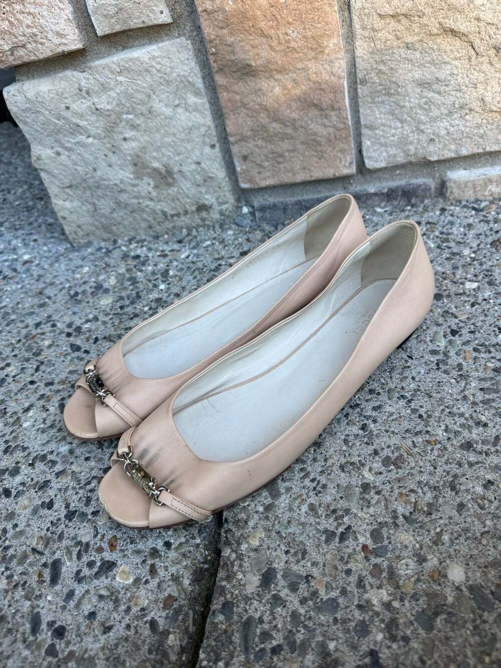 Gucci Salandia Peep-Toe Leather Ballet Flats with Chain-Link Hardware